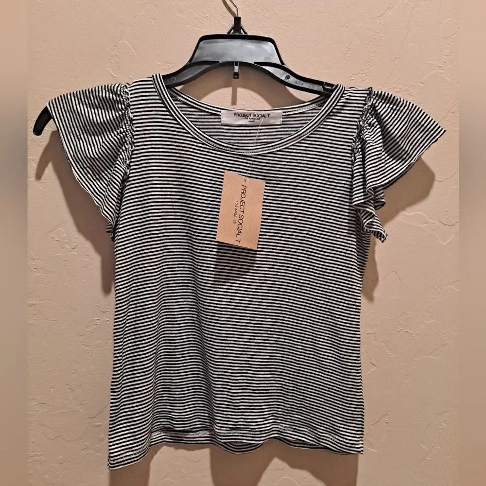 Project social T Black White Crop Size Small
